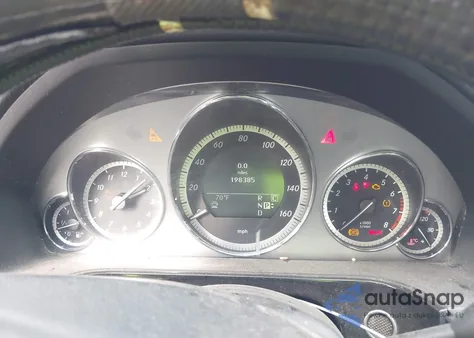 2010 Mercedes-Benz E 350 z USA, uszkodzony, nr VIN WDDHF5GB7AA094272